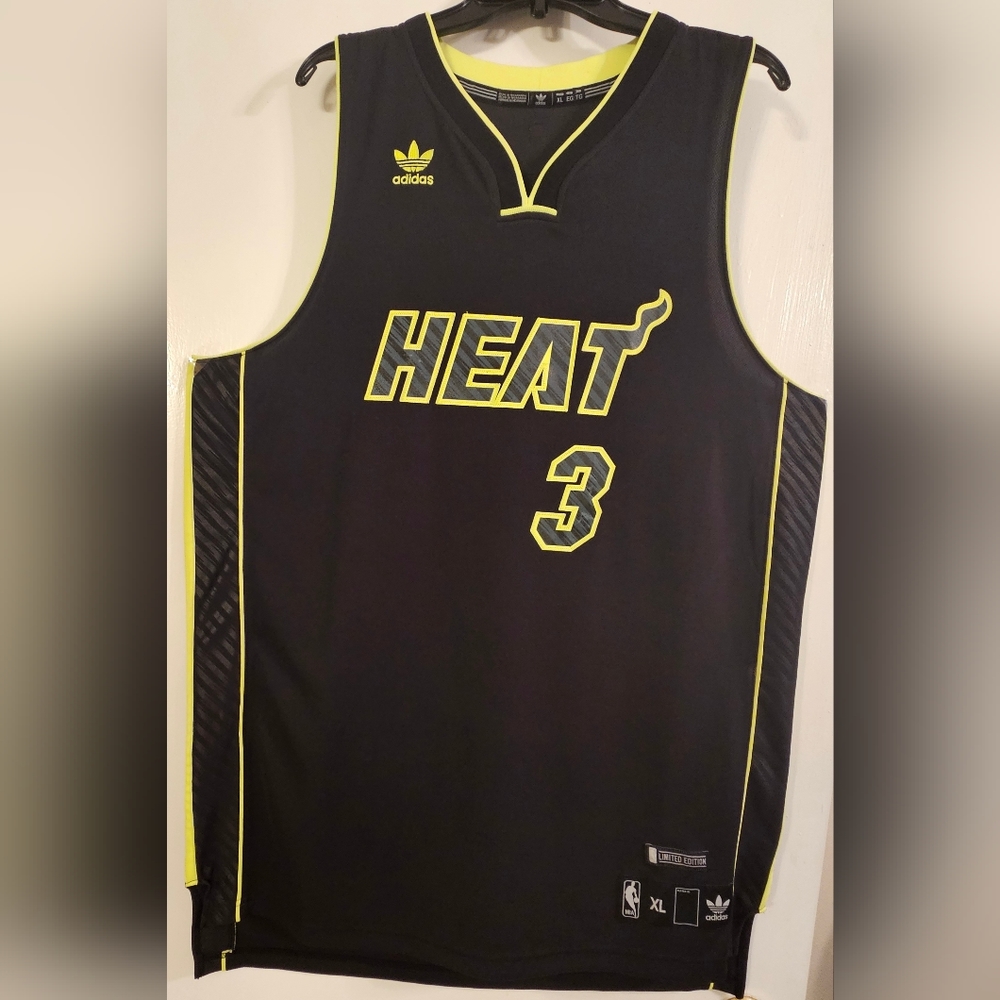 Limited Edition (Never Worn) Vintage Miami Heat XL Black/Lime jersey
